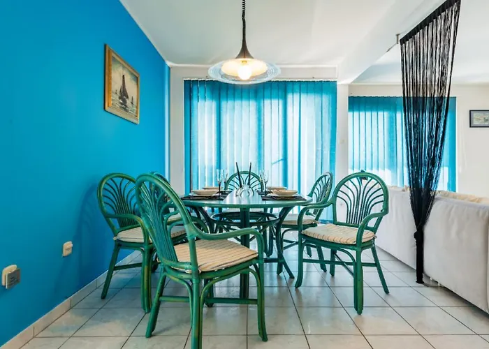 Sea View Reno W/garage *