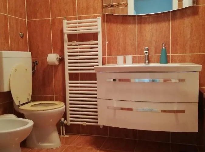 Sea View Reno W/garage شقة سبليت