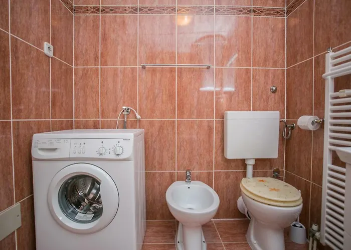 Sea View Reno W/garage