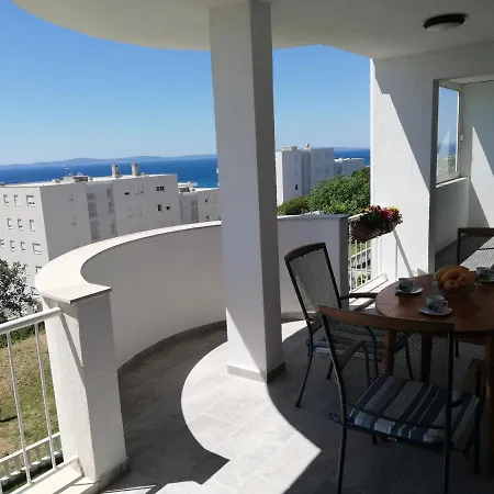 Sea View Reno W/garage Apartman